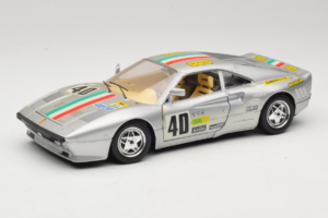 Ferrari 288 GTO #40 Sølv 1984 Bburago 1:18 3027-S1 Metal