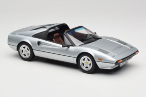 Ferrari 308 GTS Sølv Norev 1:18 187934 Metal — billede 5 af 7