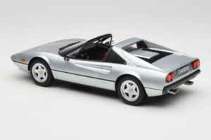Ferrari 308 GTS Sølv Norev 1:18 187934 Metal — billede 6 af 7
