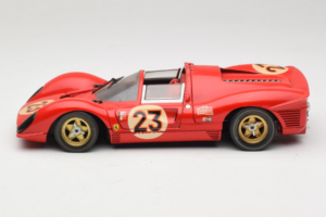 Ferrari 330 P4 #23 L. Bandini / C. Amon 24 Hours of Daytona Winner 1967 Revell 1:18 48833 Metal — billede 4 af 8