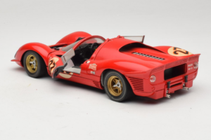 Ferrari 330 P4 #23 L. Bandini / C. Amon 24 Hours of Daytona Winner 1967 Revell 1:18 48833 Metal — billede 5 af 8