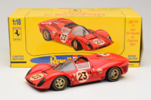 Ferrari 330 P4 #23 L. Bandini / C. Amon 24 Hours of Daytona Winner 1967 Revell 1:18 48833 Metal — billede 8 af 8