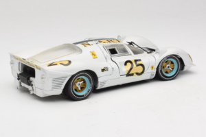 Ferrari 330 P4 #25 Hvid Revell 1:18 48845 Metal — billede 3 af 8