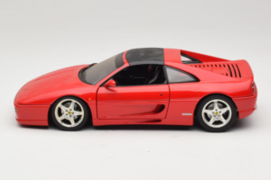 Ferrari F355 GTS Rød UT Models 1:18 22111 Metal — billede 4 af 8