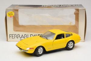 Ferrari 365 GTB/4 Daytona Gul Techno Giodi 1:18 40011-Y1 Metal — billede 7 af 7