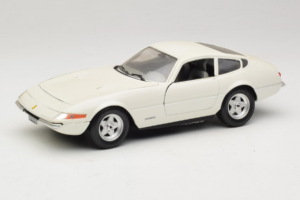 Ferrari 365 GTB/4 Daytona Berlina Hvid Techno Giodi 1:18 74007 Metal