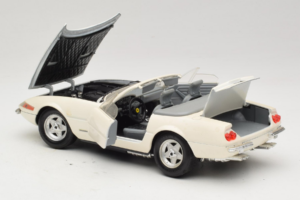 Ferrari 365 GTS/4 Spider Hvid Techno Giodi 1:18 40028 Metal — billede 5 af 8