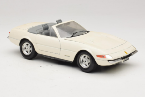 Ferrari 365 GTS/4 Spider Hvid Techno Giodi 1:18 40028 Metal — billede 6 af 8