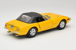 Ferrari 365 GTS Gul Med Sort Tag Solido 1:18 8018 Metal — billede 3 af 8