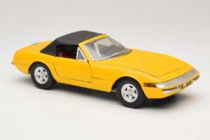 Ferrari 365 GTS Gul Med Sort Tag Solido 1:18 8018 Metal — billede 6 af 8