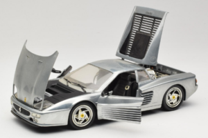 Ferrari 512M Chrome Silver Hot Wheels 1:18 25739 Metal — billede 2 af 8