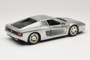 Ferrari 512M Chrome Silver Hot Wheels 1:18 25739 Metal — billede 3 af 8