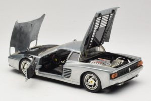 Ferrari 512M Chrome Silver Hot Wheels 1:18 25739 Metal — billede 5 af 8