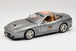 Ferrari 550 Maranello 25 Ferrari Model Club Sølv Bburago 1:18 3344-S1 Metal