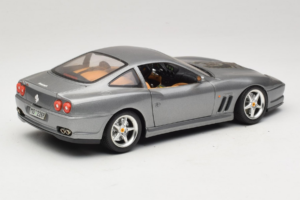 Ferrari 550 Maranello 25 Jahre Ferrari Model Club Sølv 2. Version Bburago 1:18 3064-S1 Metal — billede 3 af 8