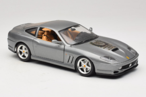 Ferrari 550 Maranello 25 Jahre Ferrari Model Club Sølv 2. Version Bburago 1:18 3064-S1 Metal — billede 6 af 8
