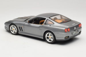 Ferrari 550 Maranello 25 Jahre Ferrari Model Club Sølv 2. Version Bburago 1:18 3064-S1 Metal — billede 7 af 8