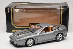 Ferrari 550 Maranello 25 Jahre Ferrari Model Club Sølv 2. Version Bburago 1:18 3064-S1 Metal — billede 8 af 8