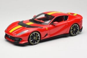 Ferrari 812 Competizione Rosso Corsa Med Gule Striber Bburago 1:18 18-16915 Metal