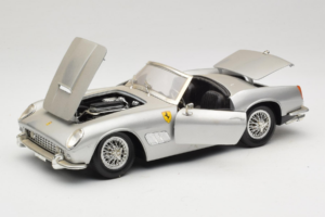 Ferrari California Cabriolet Sølv Tonka 1:18 01109-S1 Metal — billede 2 af 8