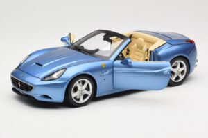 Ferrari California Lyseblå Hot Wheels 1:18 N2043 Metal — billede 2 af 8