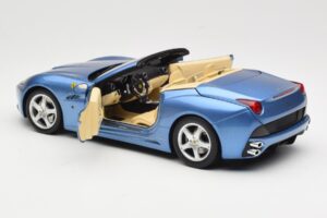 Ferrari California Lyseblå Hot Wheels 1:18 N2043 Metal — billede 5 af 8