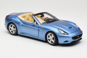 Ferrari California Lyseblå Hot Wheels 1:18 N2043 Metal — billede 6 af 8