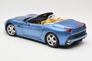 Ferrari California Lyseblå Hot Wheels 1:18 N2043 Metal — billede 7 af 8