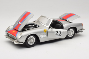Ferrari California #22 Sølv Rød Stribe 1966 Tonka 1:18 01109-S2 Metal — billede 2 af 8
