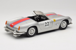Ferrari California #22 Sølv Rød Stribe 1966 Tonka 1:18 01109-S2 Metal — billede 3 af 8