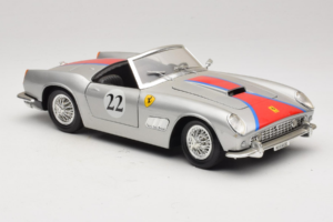Ferrari California #22 Sølv Rød Stribe 1966 Tonka 1:18 01109-S2 Metal — billede 6 af 8