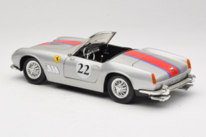 Ferrari California #22 Sølv Rød Stribe 1966 Tonka 1:18 01109-S2 Metal — billede 7 af 8