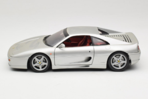 Ferrari F355 Berlinetta Sølv UT Models 1:18 180074020-S1 Metal — billede 4 af 8
