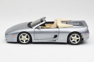 Ferrari F355 Spider Sølv Hot Wheels 1:18 23907-M1 Metal — billede 4 af 8