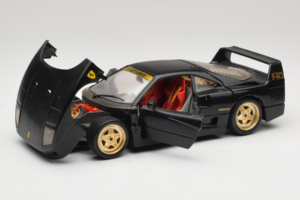 Ferrari F40 Sort med Gyldne Hjul Bburago 1:18 3032-B2 Metal — billede 2 af 8