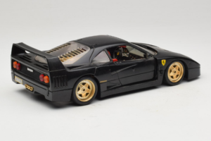 Ferrari F40 Sort med Gyldne Hjul Bburago 1:18 3032-B2 Metal — billede 3 af 8