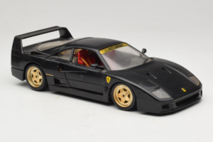Ferrari F40 Sort med Gyldne Hjul Bburago 1:18 3032-B2 Metal — billede 6 af 8
