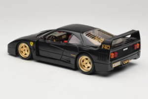 Ferrari F40 Sort med Gyldne Hjul Bburago 1:18 3032-B2 Metal — billede 7 af 8