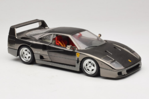 Ferrari F40 Chrome Black Bburago 1:18 3401-B1 Metal — billede 6 af 8