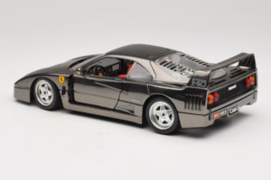 Ferrari F40 Chrome Black Bburago 1:18 3401-B1 Metal — billede 7 af 8