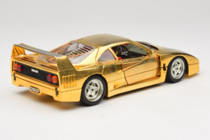 Ferrari F40 Chrome Gold Limited Edition 250 pcs Bburago 1:18 3332-G1 Metal — billede 3 af 8