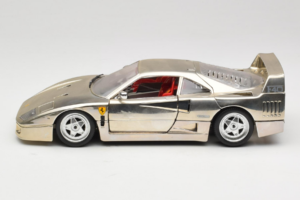 Ferrari F40 Chrome Silver Bburago 1:18 3401 Metal — billede 4 af 8