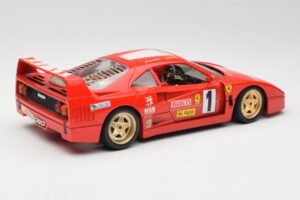 Ferrari F40 Evoluzione Bburago 1:18 3042 Metal — billede 3 af 8