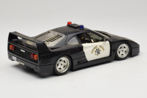 Ferrari F40 Highway Patrol Sort Hvid Bburago 1:18 3022-H1 Metal — billede 3 af 8