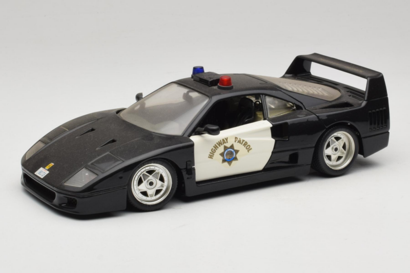 Ferrari F40 Highway Patrol Sort Hvid Bburago 1:18 3022-H1 Metal
