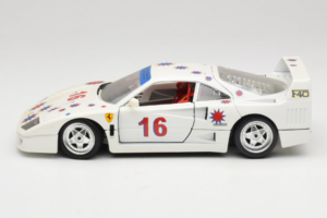 Ferrari F40 #16 Borsenmodells Hvid Limited Edition 333 pcs 1987 Bburago 1:18 3332-W1 Metal — billede 4 af 8