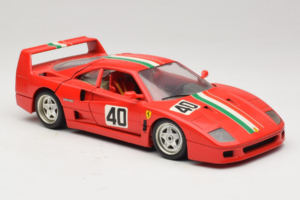 Ferrari F40 #40 Rød med Italiensk Flag Bburago 1:18 3032-P1 Metal — billede 6 af 8