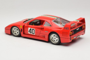 Ferrari F40 #40 Rød med Italiensk Flag Bburago 1:18 3032-P1 Metal — billede 7 af 8