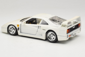 Ferrari F40 Hvid Bburago 1:18 3332-W4 Metal — billede 7 af 8