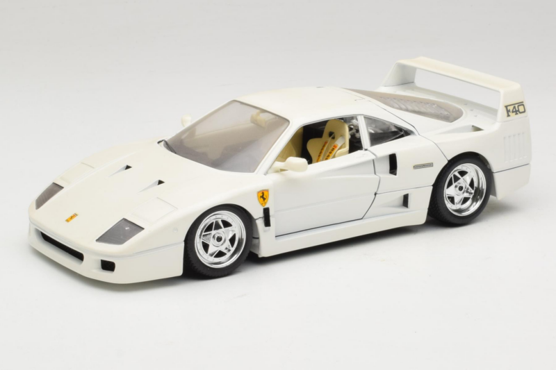 Ferrari F40 Hvid Bburago 1:18 3332-W4 Metal